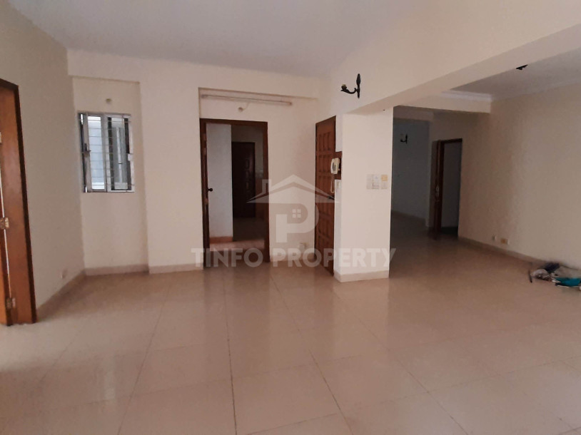 2500 Sq Ft Commercial Space Rent In Dhanmondi-4
