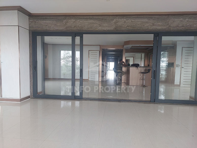 6500 Sq Ft Commercial Office Space for Rent in Banani-4
